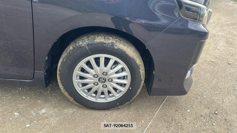 Toyota VOXY 2016-07 8589880-27