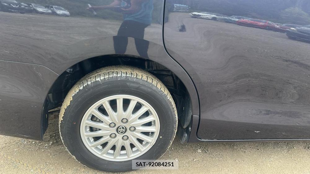 Toyota VOXY 2016-07 8589880-29