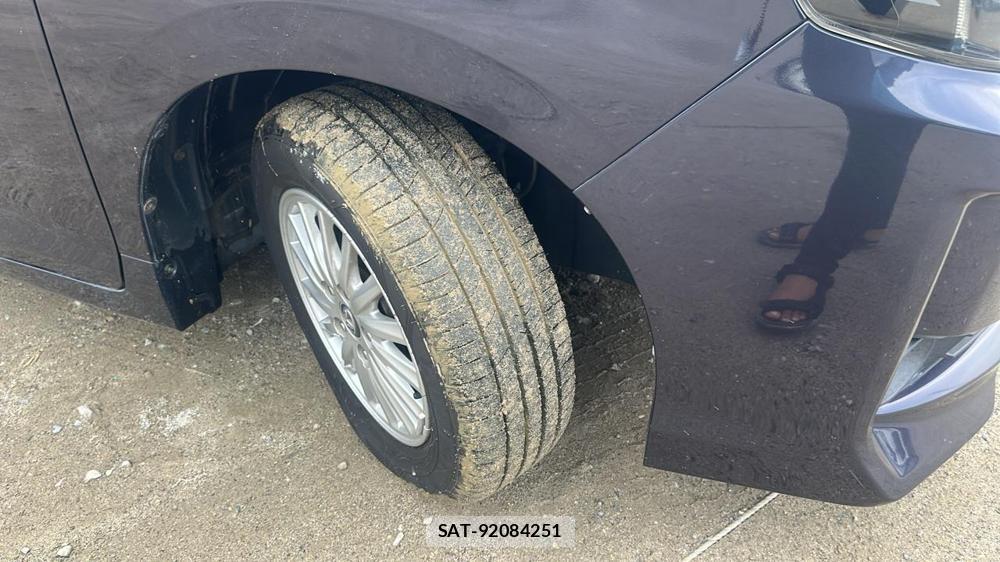 Toyota VOXY 2016-07 8589880-31
