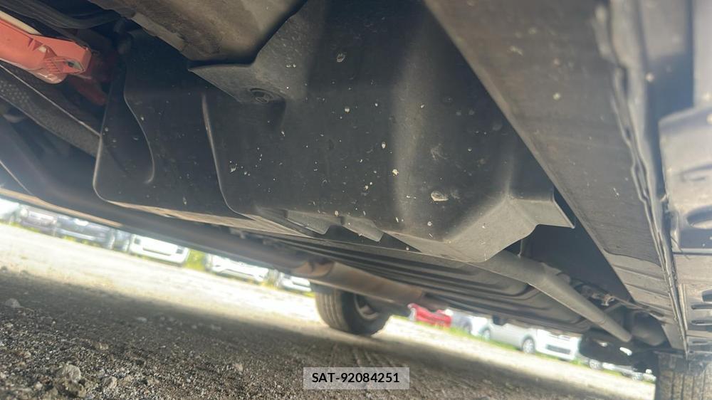 Toyota VOXY 2016-07 8589880-32