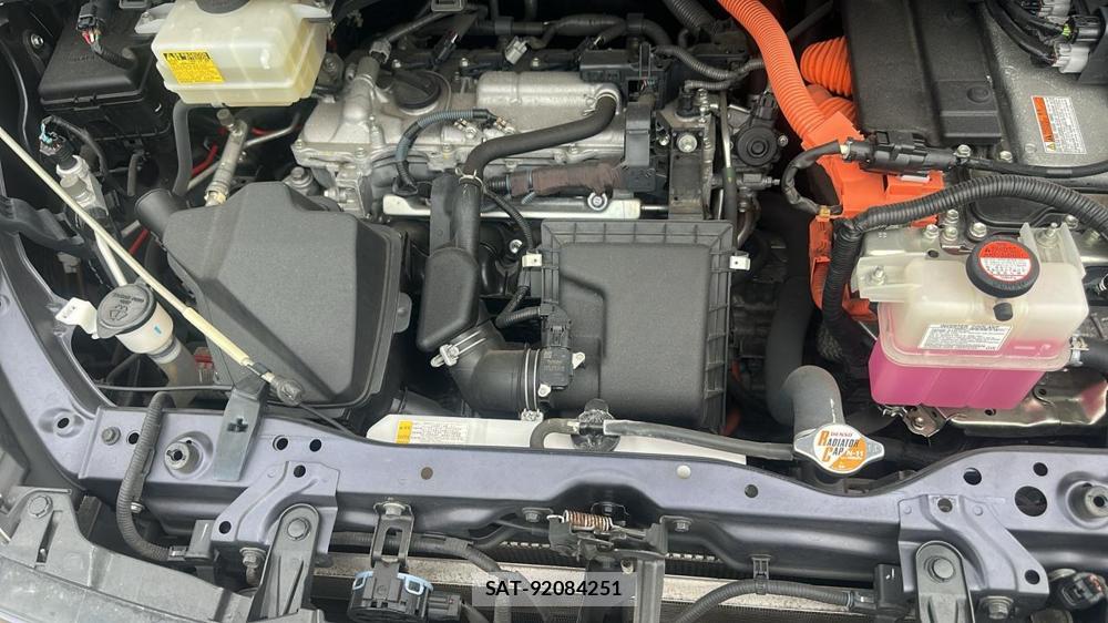 Toyota VOXY 2016-07 8589880-36
