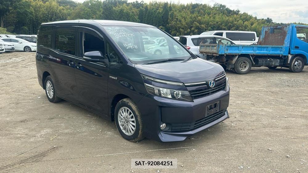 Toyota VOXY 2016-07 8589880-6