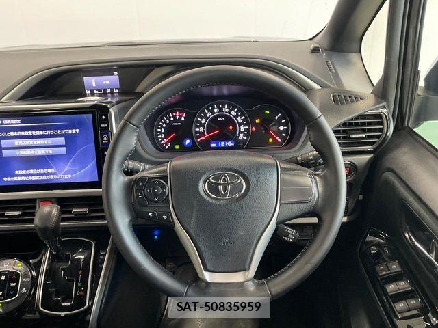 Toyota VOXY 2019-09 8629647-11