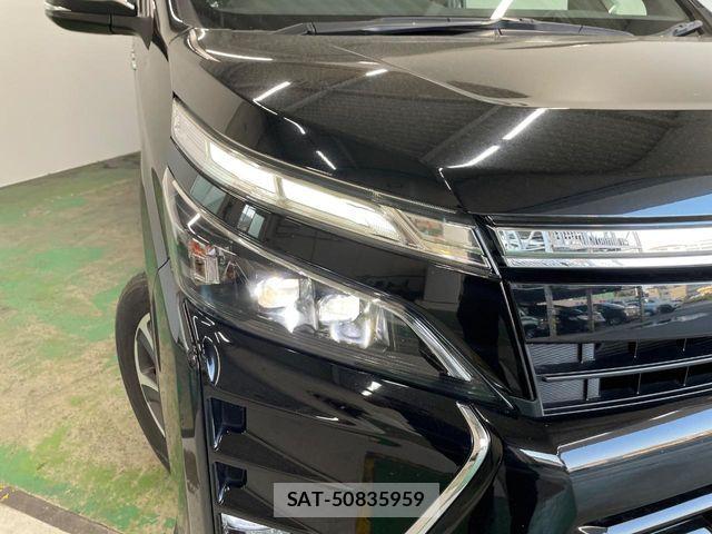 Toyota VOXY 2019-09 8629647-12