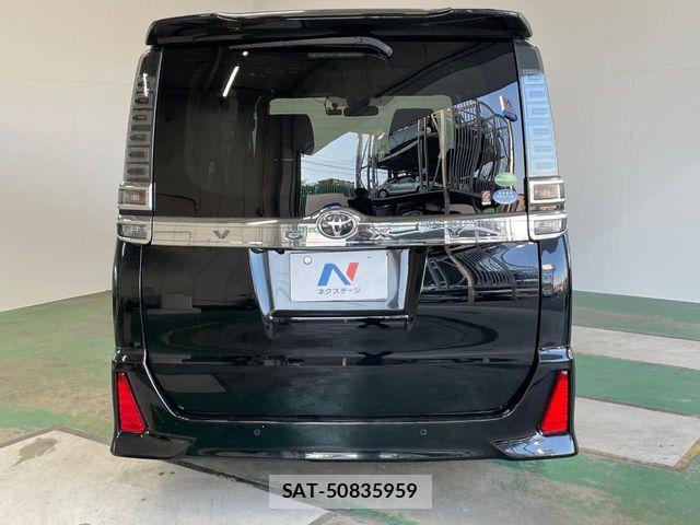 Toyota VOXY 2019-09 8629647-15