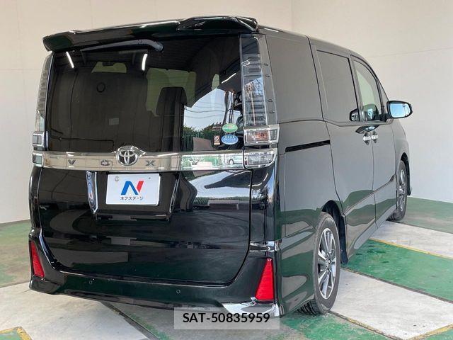 Toyota VOXY 2019-09 8629647-17