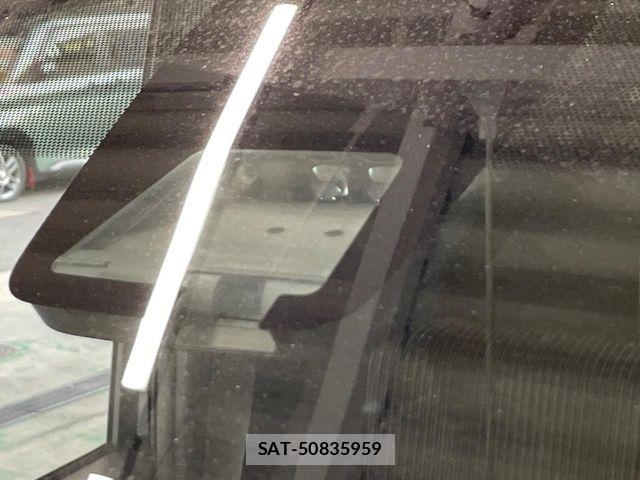 Toyota VOXY 2019-09 8629647-2