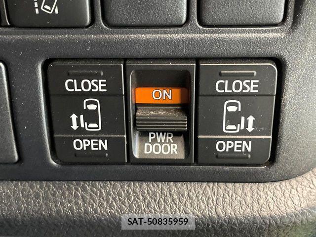 Toyota VOXY 2019-09 8629647-5