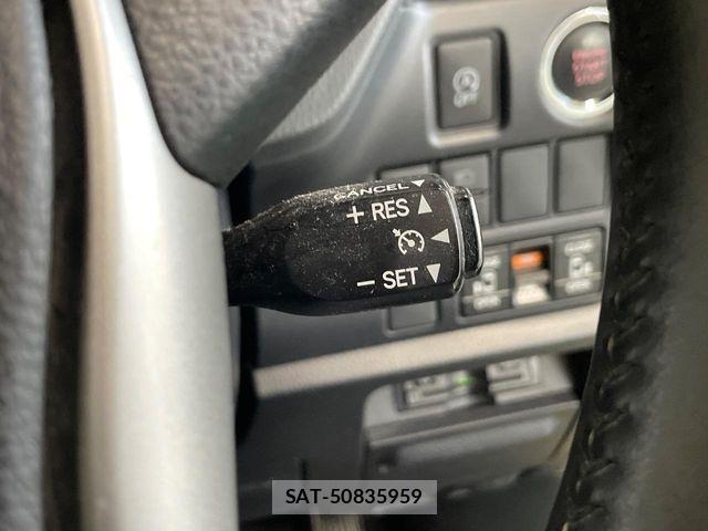 Toyota VOXY 2019-09 8629647-6