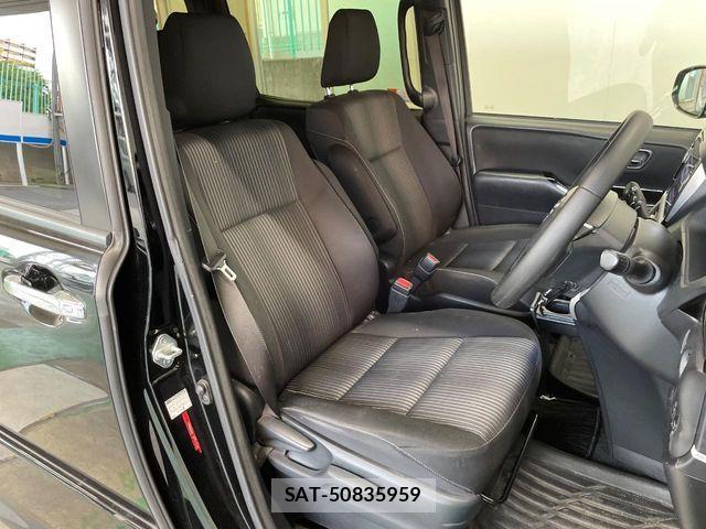 Toyota VOXY 2019-09 8629647-7