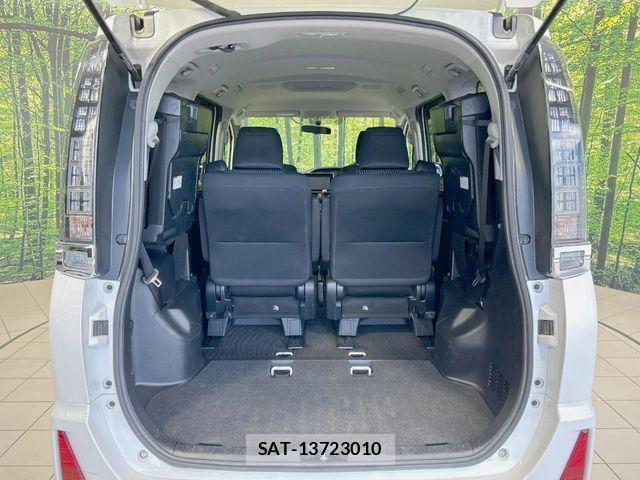Toyota VOXY 2015-03 8629657-10