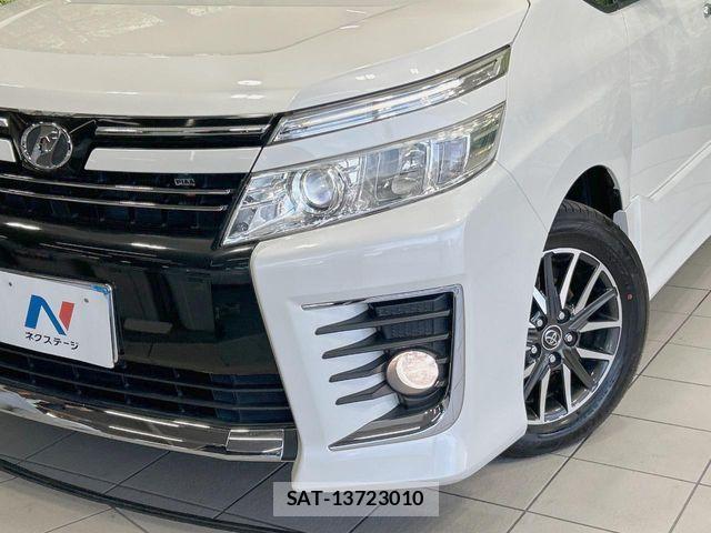 Toyota VOXY 2015-03 8629657-12
