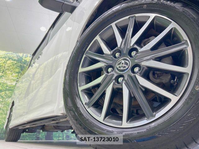 Toyota VOXY 2015-03 8629657-13