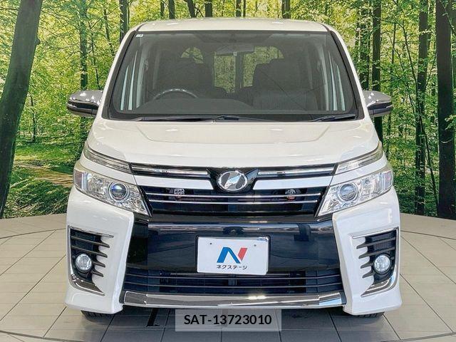 Toyota VOXY 2015-03 8629657-14