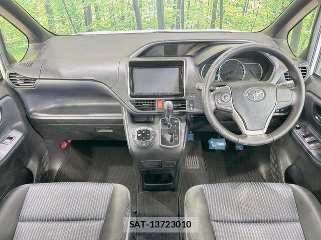 Toyota VOXY 2015-03 8629657-1