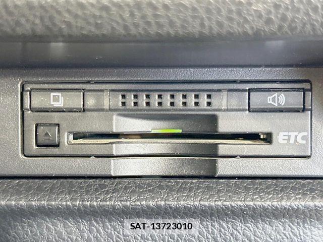 Toyota VOXY 2015-03 8629657-5