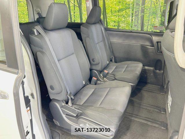 Toyota VOXY 2015-03 8629657-8