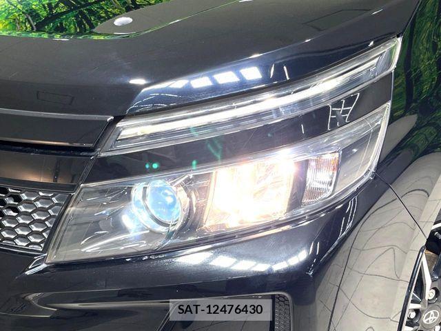 Toyota VOXY 2017-11 8629635-12