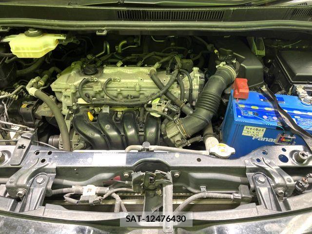 Toyota VOXY 2017-11 8629635-18