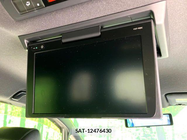 Toyota VOXY 2017-11 8629635-3