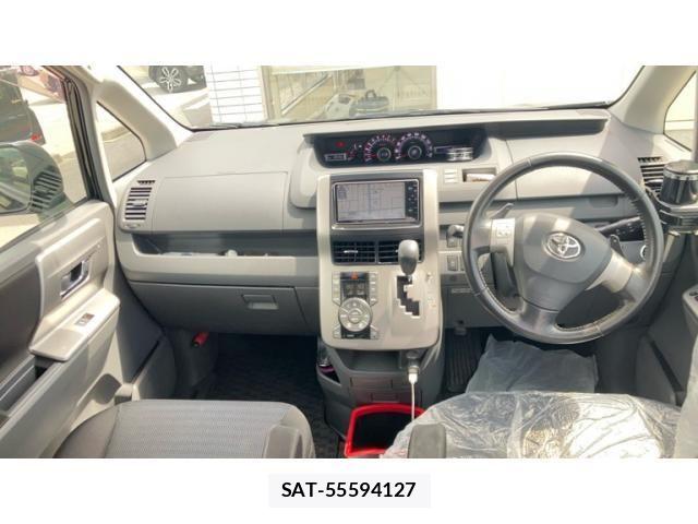 Toyota VOXY 2010-02 8629672-10