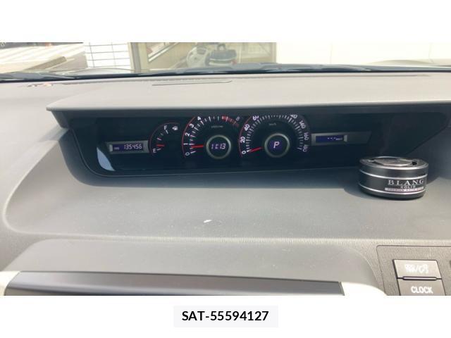 Toyota VOXY 2010-02 8629672-19