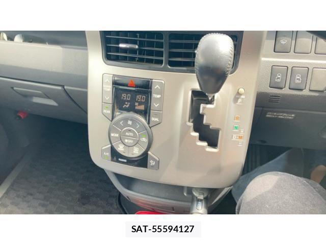 Toyota VOXY 2010-02 8629672-23