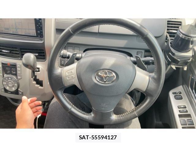 Toyota VOXY 2010-02 8629672-27