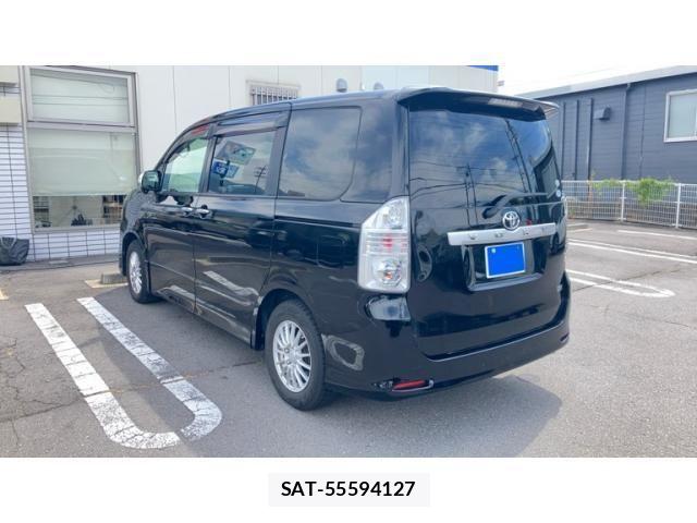 Toyota VOXY 2010-02 8629672-6