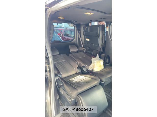 Toyota VOXY 2019-04 8629629-14