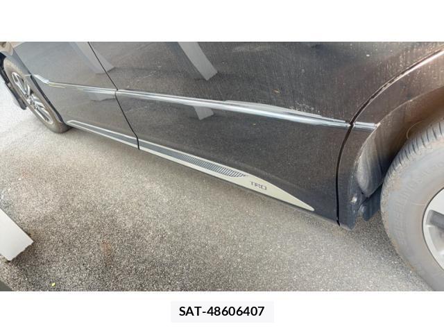Toyota VOXY 2019-04 8629629-17