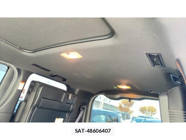 Toyota VOXY 2019-04 8629629-19