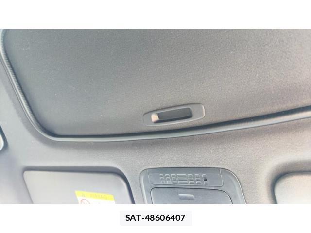 Toyota VOXY 2019-04 8629629-7