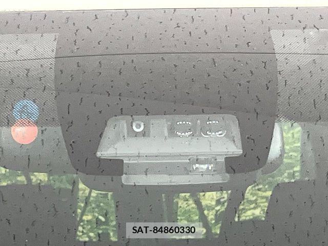 Toyota VOXY 2017-03 8629643-4