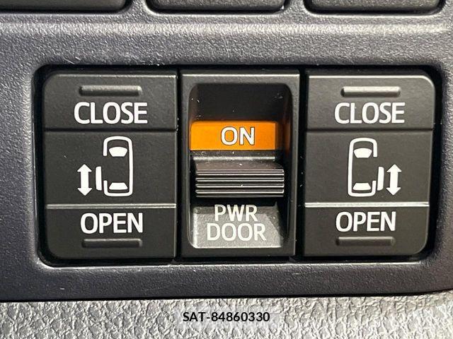 Toyota VOXY 2017-03 8629643-5
