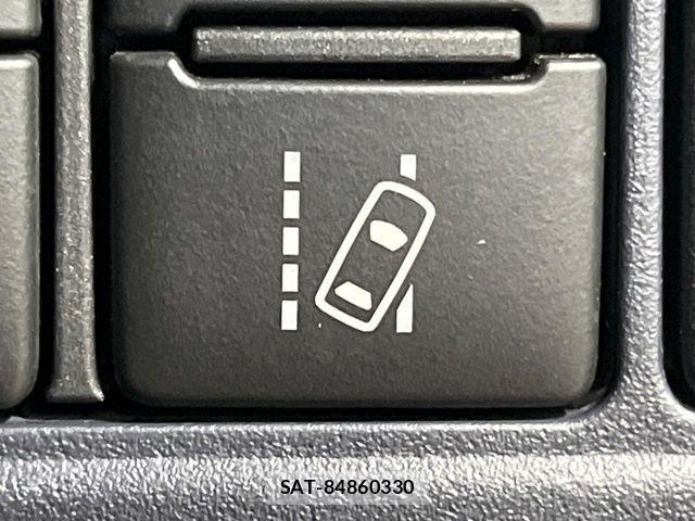 Toyota VOXY 2017-03 8629643-7