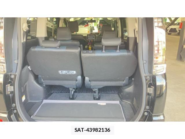 Toyota VOXY 2015-09 8629664-10