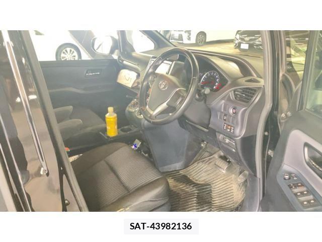 Toyota VOXY 2015-09 8629664-12