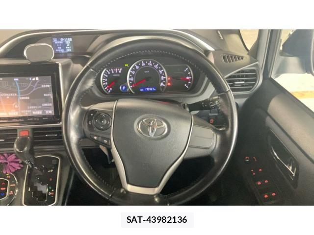 Toyota VOXY 2015-09 8629664-17