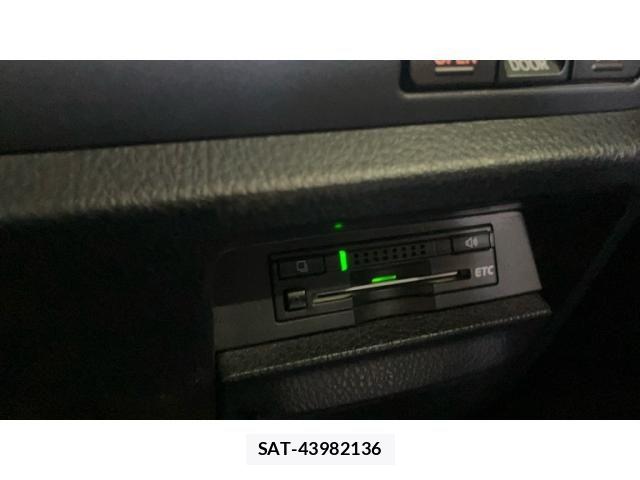 Toyota VOXY 2015-09 8629664-22
