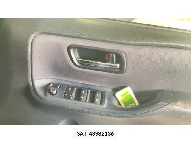Toyota VOXY 2015-09 8629664-23