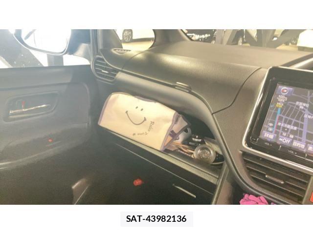 Toyota VOXY 2015-09 8629664-24