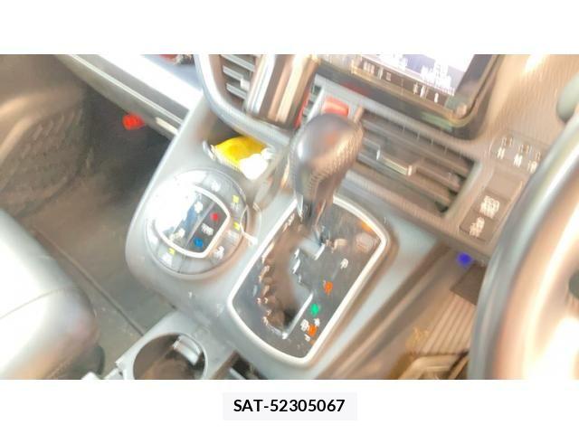 Toyota VOXY 2016-03 8629661-12