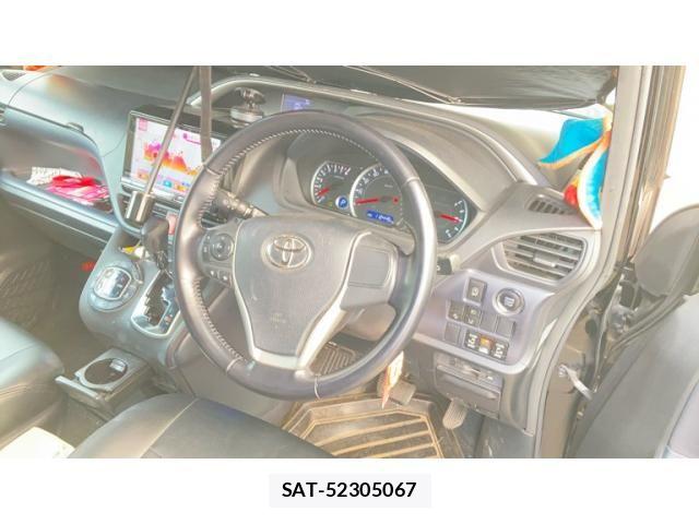 Toyota VOXY 2016-03 8629661-6