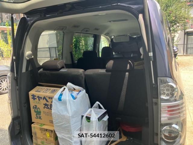 Toyota VOXY 2008-07 8629677-11