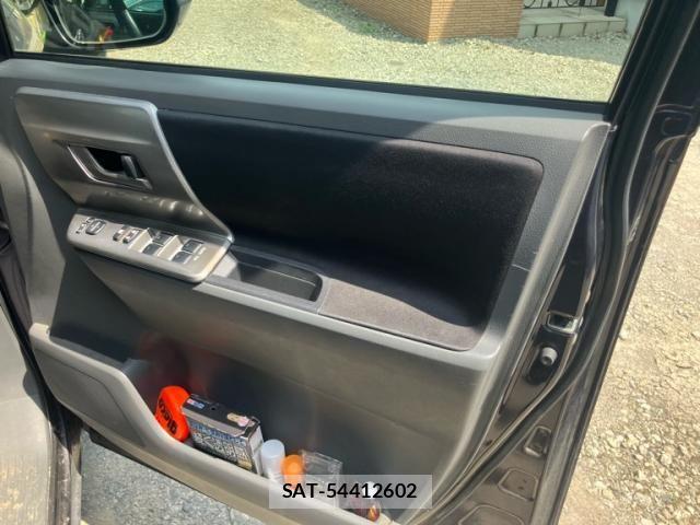 Toyota VOXY 2008-07 8629677-15