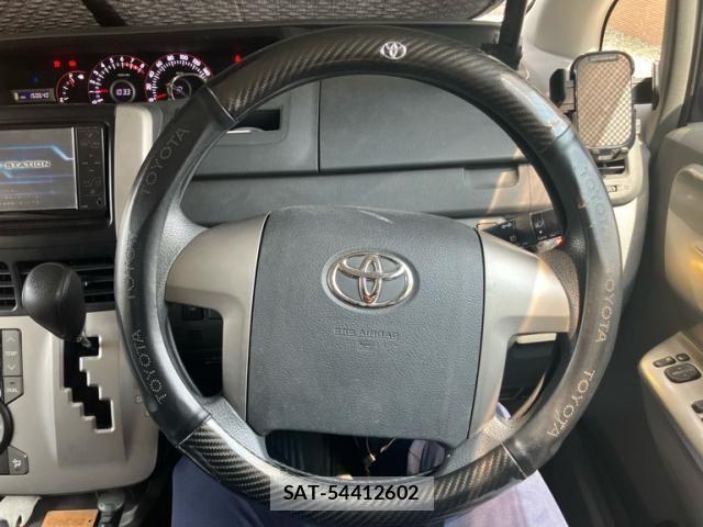 Toyota VOXY 2008-07 8629677-18