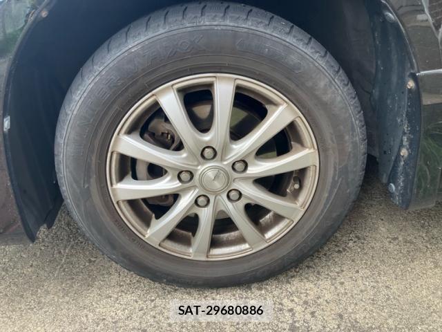 Toyota VOXY 2013-12 8629671-11