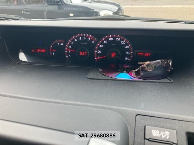 Toyota VOXY 2013-12 8629671-19
