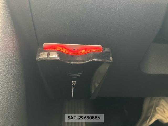 Toyota VOXY 2013-12 8629671-23